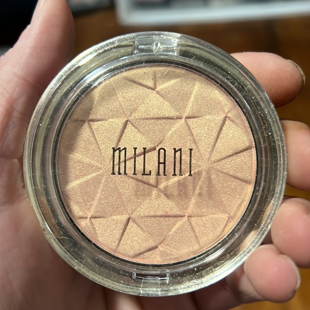 ⭐⭐Milani Flashing Light Hypnotic Lights Highlighter - Picture 6 of 7